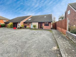 ANNE CLOSE- click for photo gallery